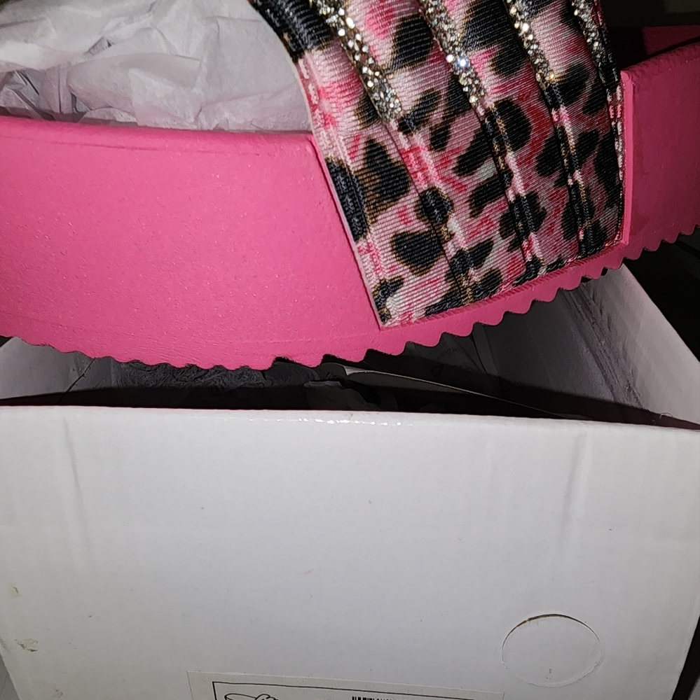 Pink and black Leopard print platform sandals
